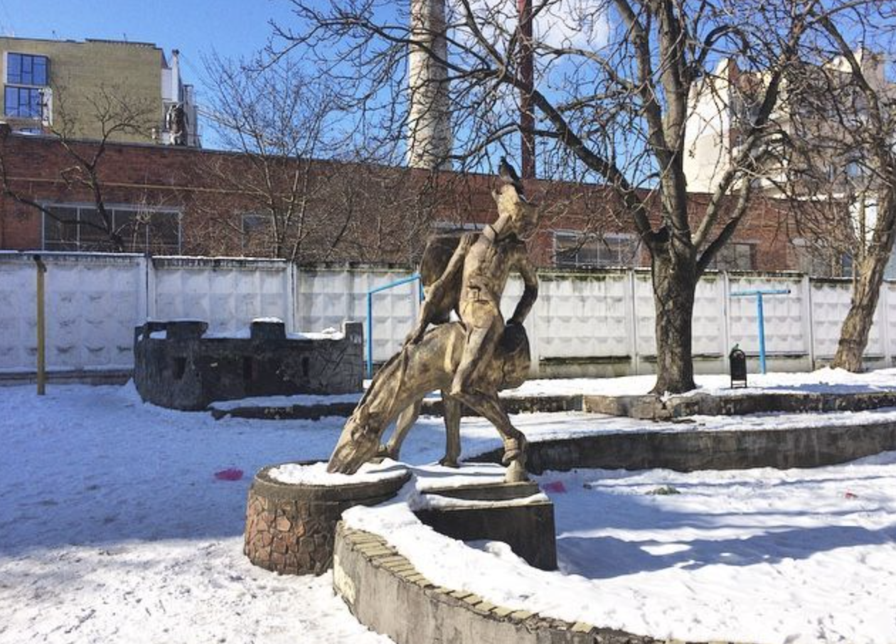 Пам’ятник-фонтан барону Мюнхгаузен. Де він знаходиться?