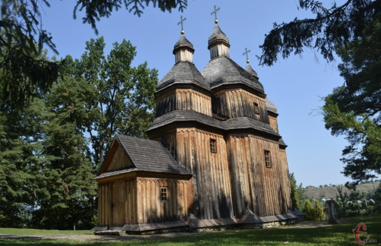 Дерев’яні храми Хмельниччини. Яка їхня історія та цінність?