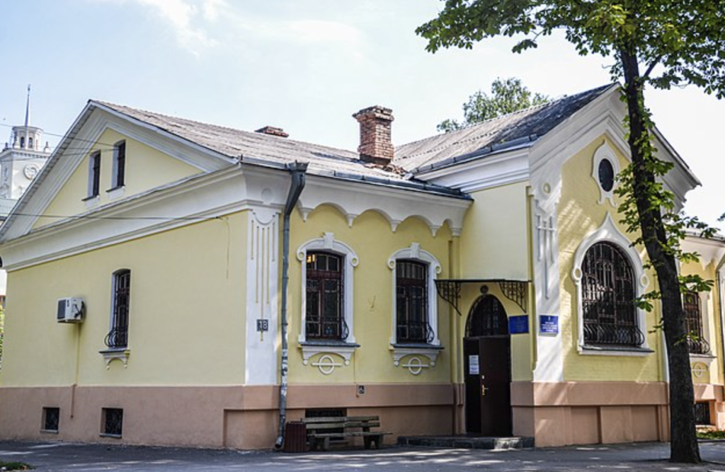 Героїв Маріуполя, 18