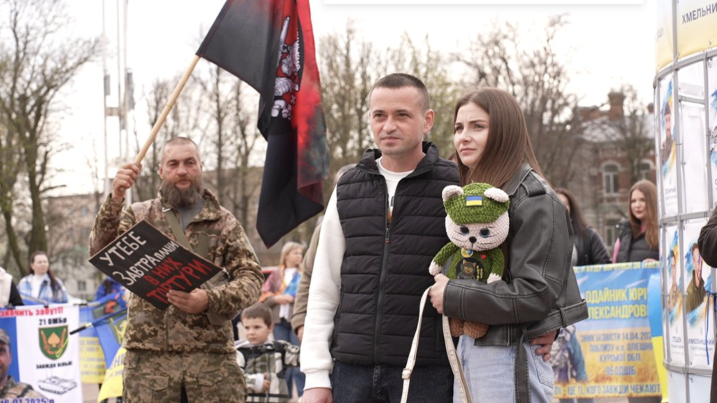 Андрій Меджибіжський із дружиною. Фото: «Суспільне Хмельницький»
